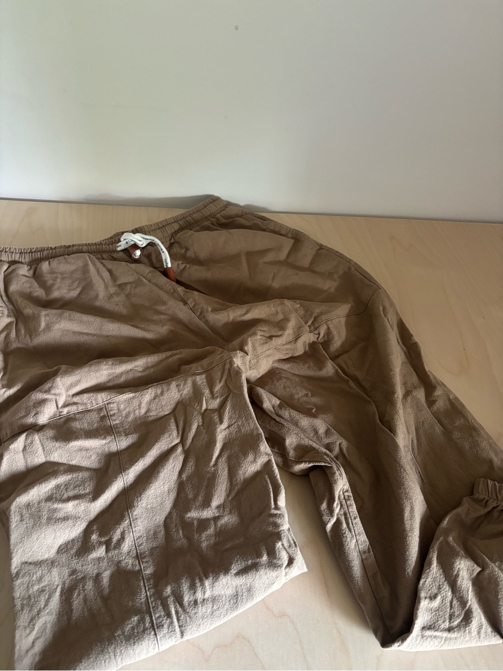 Men’s Relaxed Drawstring Joggers in Light Brown